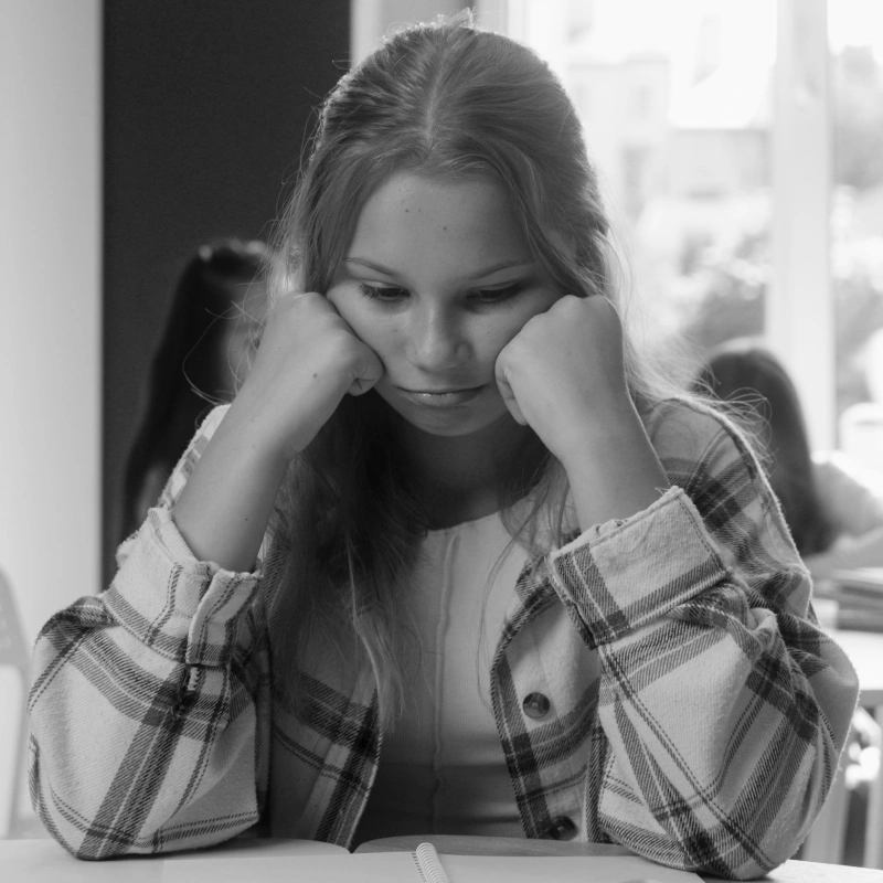 IBGE PeNSE: 3 out of 10 Teenagers Report Frequent Feelings of Sadness