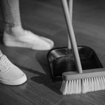 Faxina de começo de ano: os impactos da limpeza e organização na saúde mental