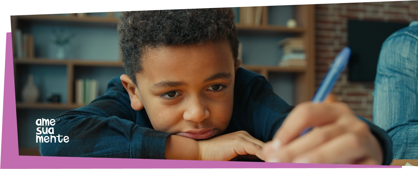 Tédio em crianças: por que ele importa no desenvolvimento