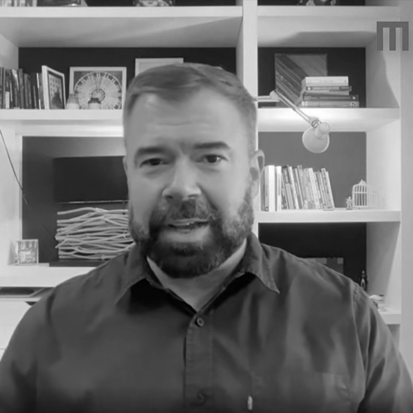 Gustavo Estanislau discute projeto de lei que propõem a proibição de redes sociais para menores de 16 anos