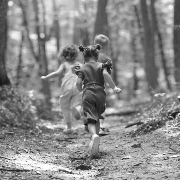 Contato com a natureza é estratégia de educação essencial para a saúde mental infantil