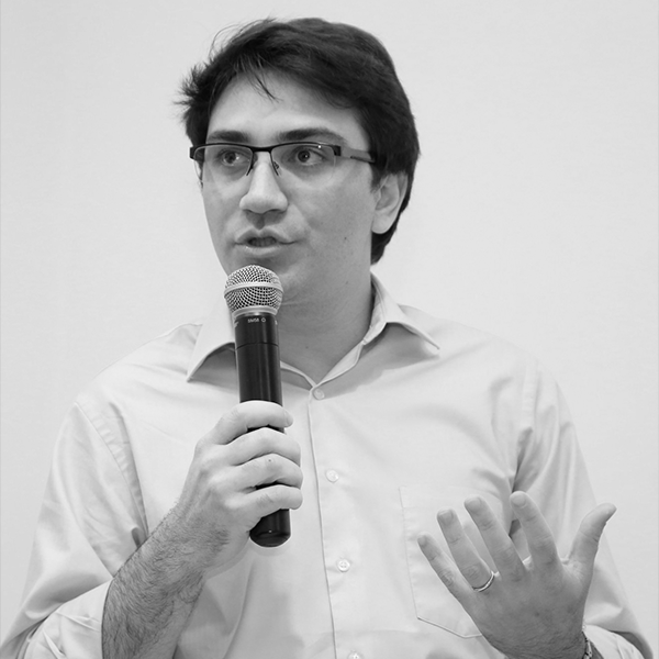 Pedro Pan fala sobre sofrimento emocional de adolescentes
